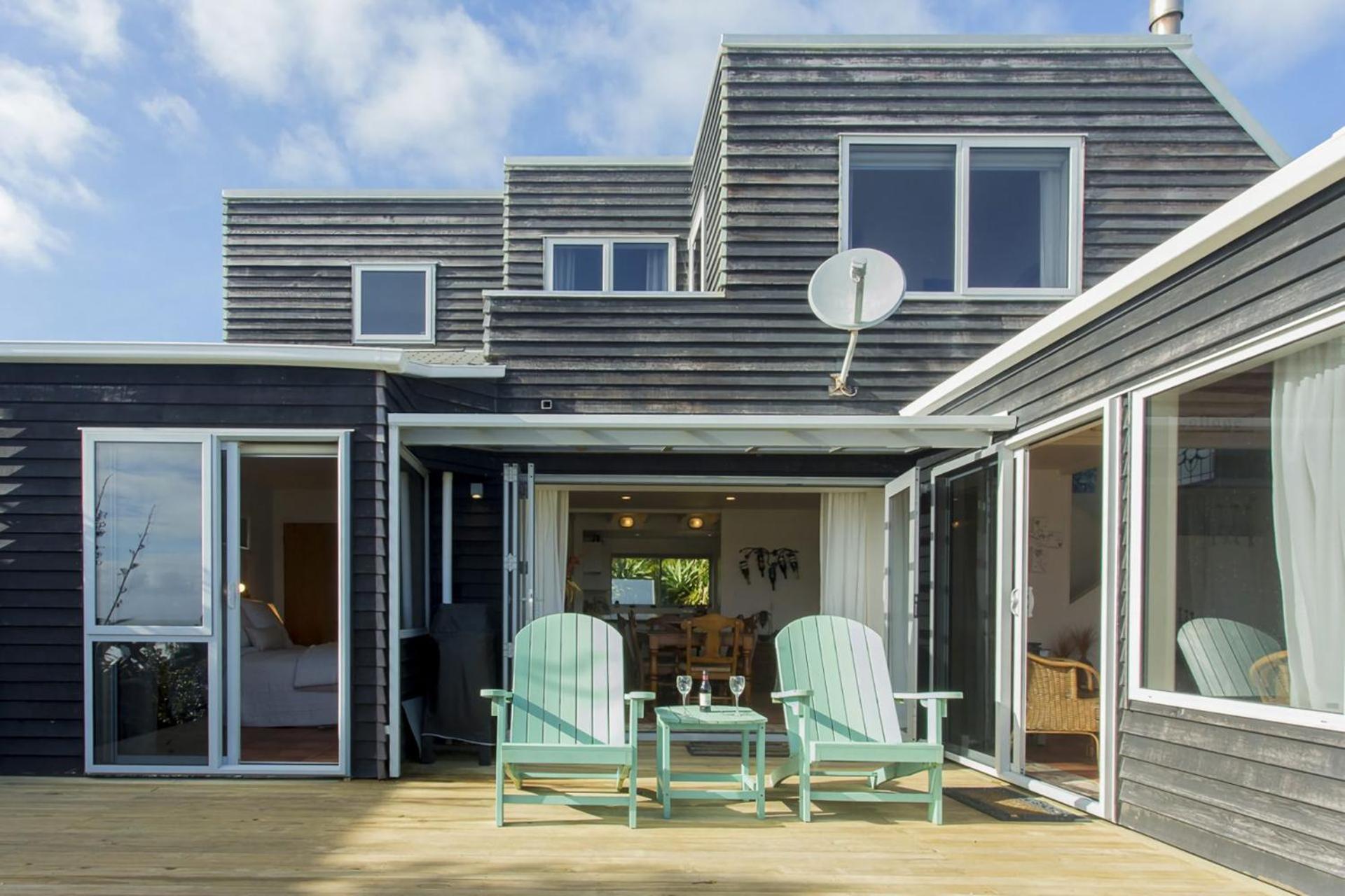 Chester Cottage Beachfront Oakura Exterior foto